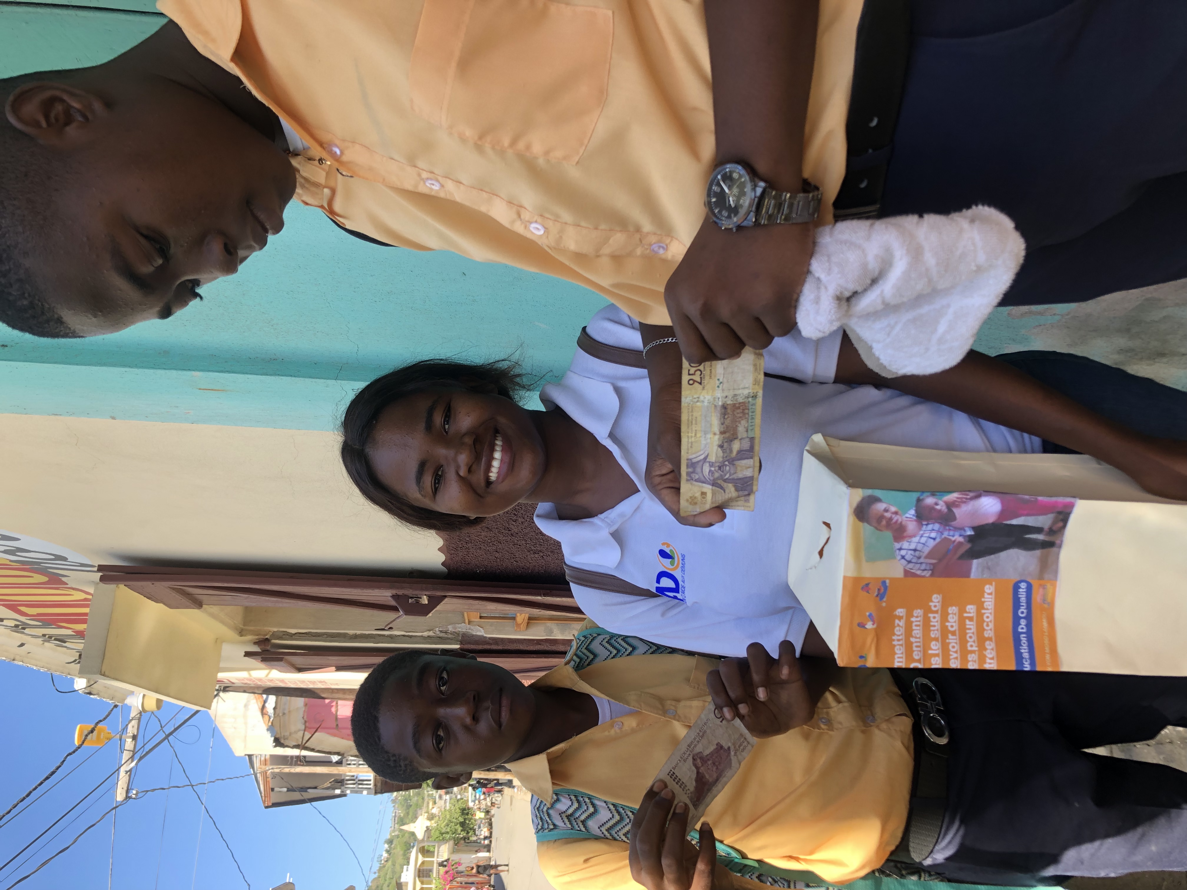 Collecte de fonds et de livres 